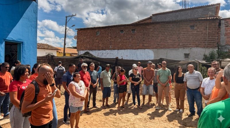 Prefeitura impulsiona agricultura familiar com entrega de mais 5 mil mudas de cacau em Muniz Ferreira